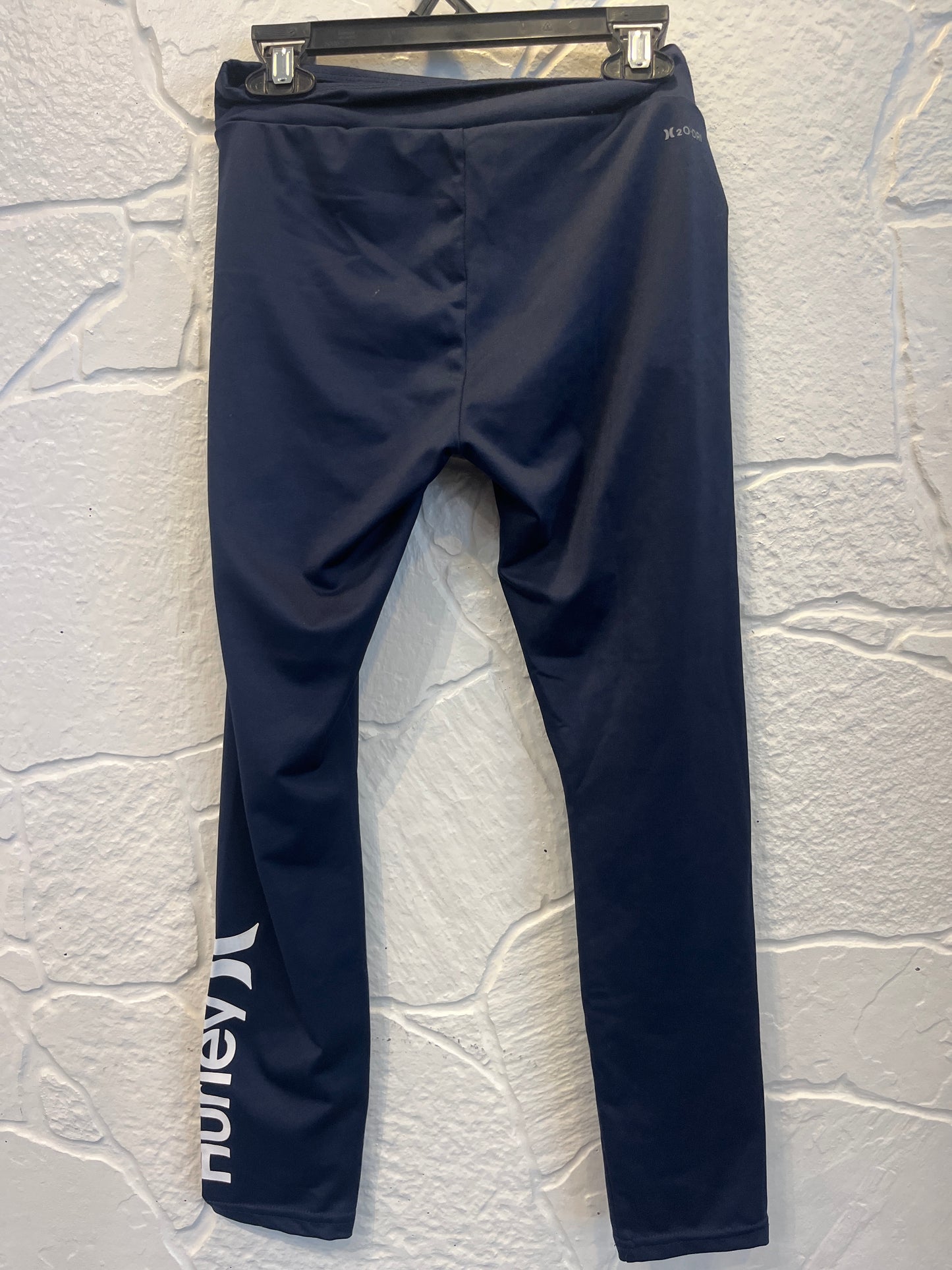 Hurley. 10-12