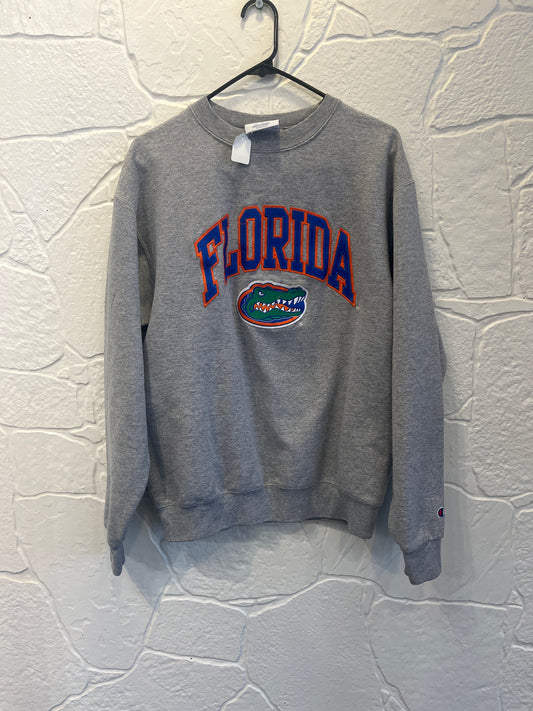 Champion. Size L