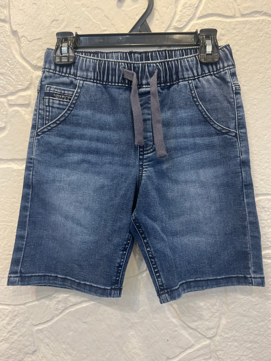 Nukutavake. Size 8