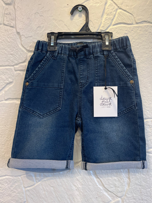 Deux. Size 8