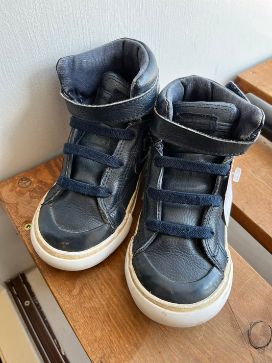 Converse 9