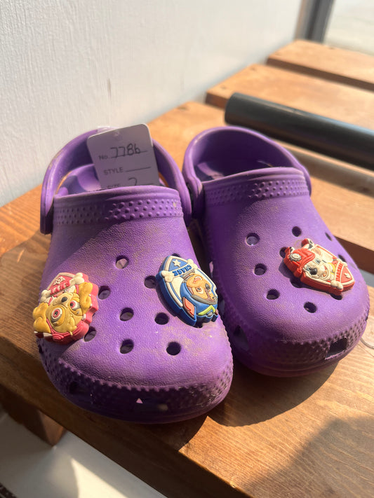 Crocs 7